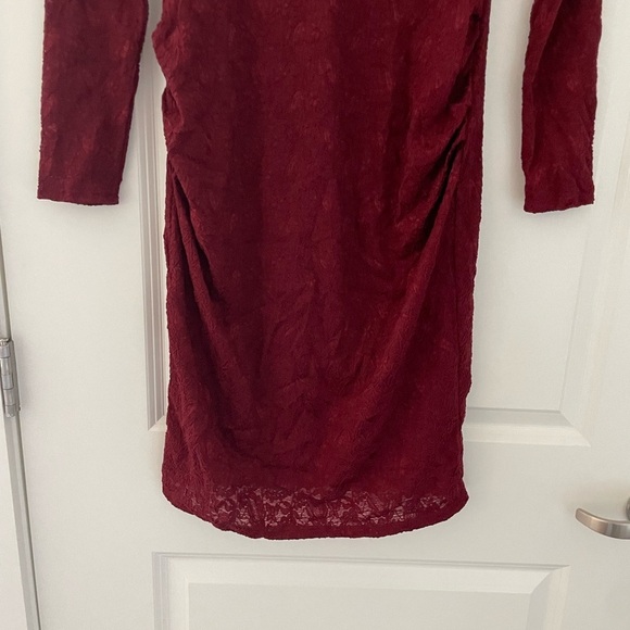 NWT Pinkblush Maternity Ruched Lace Dress Burgundy - Picture 6 of 10